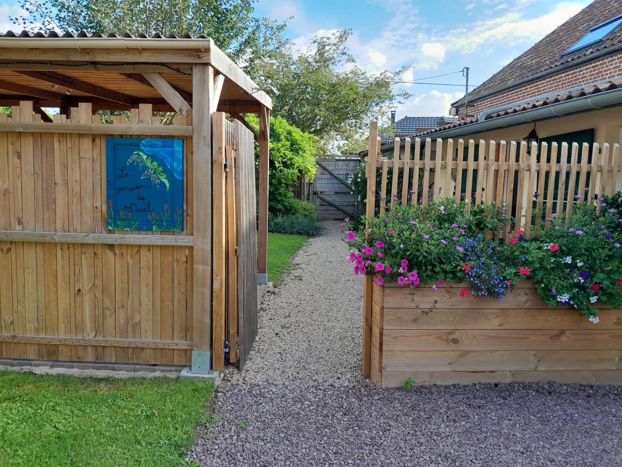 Le Paddock Du Val De Lys Hotel Blessy Exterior photo